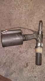 rivettatrice ad aria