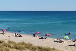 A soli 100 metri da un mare incantevole