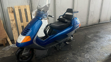 Piaggio hexagon 150
