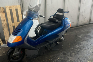 Piaggio hexagon 150