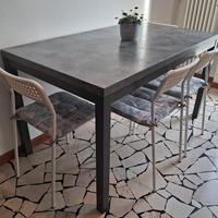 Tavolo effetto pietra