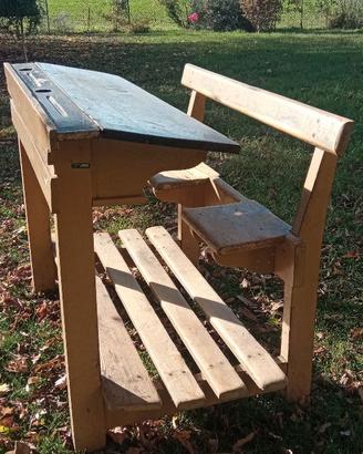 Banco di scuola vintage