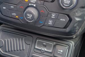 vedita jeep Renegade 80°anniversario 
