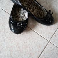 Ballerina nero lucido con nastrino