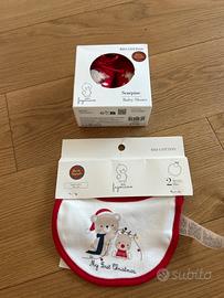 Bavaglia e babbucce di Natale neonato
