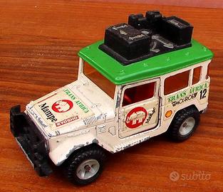 Auto Giocattolo Macchinina Jeep Toyota Majorette