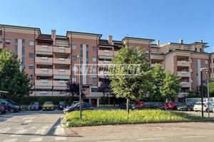 4 LOCALI CUCINA ABITABILE CON TERRAZZO E POSSIBILI