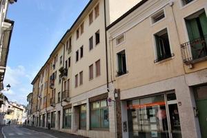 Immobile in asta di 84 m² con 5 locali e box auto 