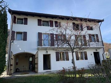 AMPIA CASA INDIPENDENTE BIFAMILIARE PLURICAMERE