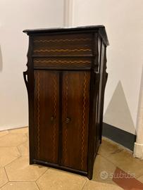 Mobile bar vintage in legno con intarsi