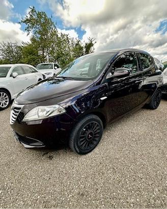 Lancia Ypsilon 1.2 69 CV 5 porte Elefantino