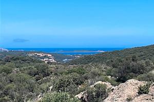 Vicino Spiaggia di Marinella Porto Rotondo Olbia