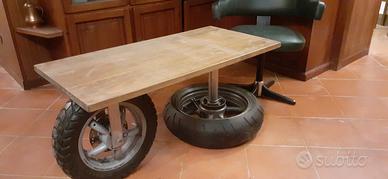 Tavolino vintage con  design made in italy garage