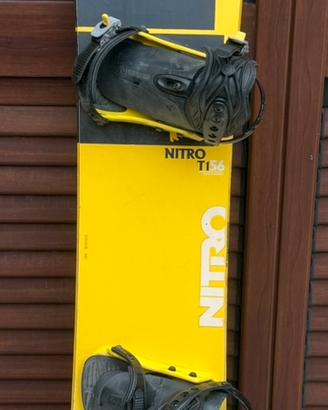 Tavola snowboard Nitro T1 156 cm + attacchi