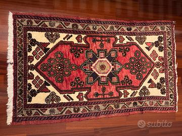 Tappeto orientale annodato a mano – 72×130 cm