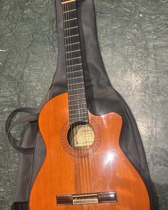 Chitarra Manuel Rodriguez, amplificata più custodi