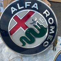 Insegna luminosa Alfa Romeo