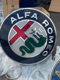 Insegna luminosa Alfa Romeo