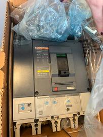 Interruttore automatico NR400 F - 160/400A