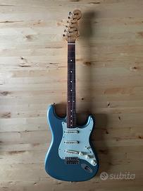 Fender Vintera Stratocaster 60s Ice Blue Metallic