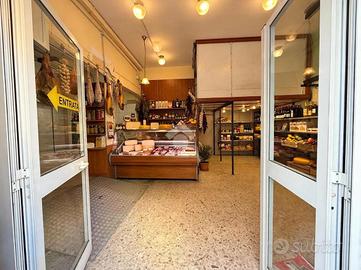 NEGOZIO A MARANO DI NAPOLI