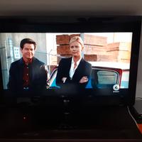TV LG 37 pollici con dtt. Lettore DVD. Leggi bene.