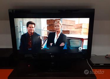 TV LG 37 pollici con dtt. Lettore DVD. Leggi bene.