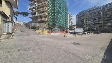 NEGOZIO A NAPOLI
