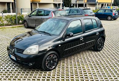 RENAULT CLIO 1.5 DCI DIESEL SPORT OK NEO PATENTATI