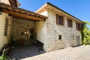 MONOLOCALE A GUBBIO