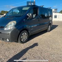 Trafic 2.5 automatico 5 posti