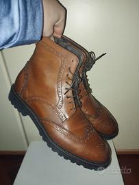 Stivaletto con dettagli