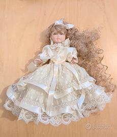 Bambola porcellana Giuditta