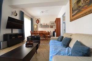 Viale L. Cadorna - Comodo pentavani ristrutturato