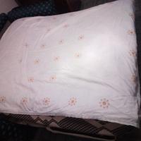 antica tovaglia in pizzo ricamata a mano