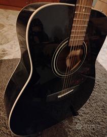 Chitarra acustica Yamaha nera F370