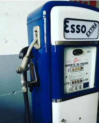 3 distributori pompe benzina anni 30,50