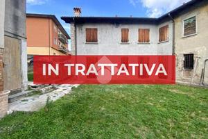 CASA DI CORTE A CORTE FRANCA