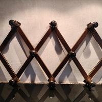 appendiabiti vintage in legno