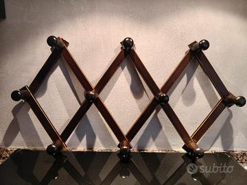 appendiabiti vintage in legno