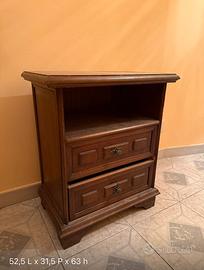 Mobiletto con vano e 2 cassetti stile classico