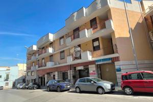 3 LOCALI A CANOSA DI PUGLIA