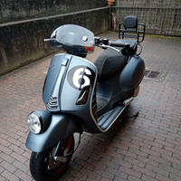 Vespa GTS 300 Sei Giorni