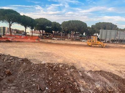 Viale regione terreno pianeggiante con 2 magazzini
