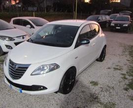 Lancia Ypsilon 1.2 69 CV 5 porte S&S Silver