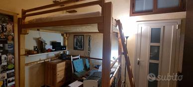 Letto a soppalco in legno una piazza e mezza