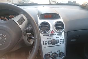 Opel corsa 2012 neopatentati trattabili