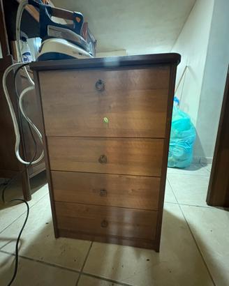 Cassettiera con ruote e asse da stiro