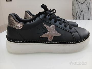 scarpe sportive nuove