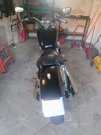 Honda vfc custom 750